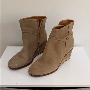 Lucky Brand Tan Suede Wedge Boots